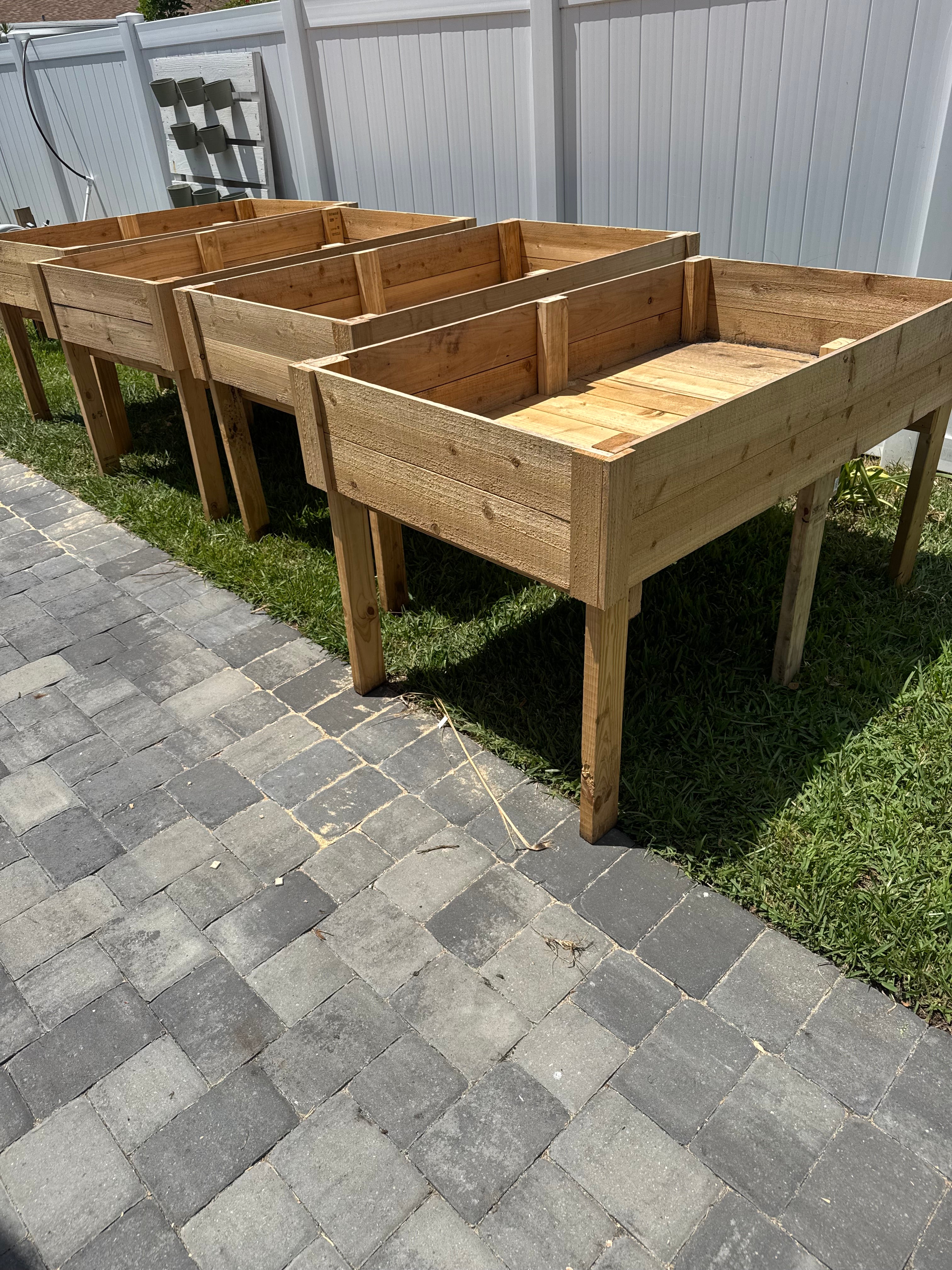 Elevated Raised Garden Bed